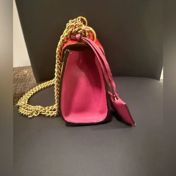 GG Supreme Monogram Padlock red and pink bag with gold chain - Picture 8 of 16